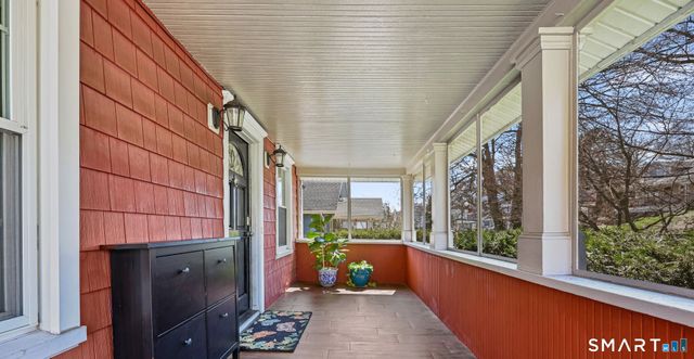 105 Knickerbocker Avenue, Stamford, CT 06907