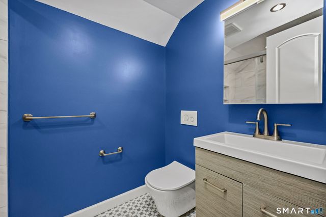 105 Knickerbocker Avenue, Stamford, CT 06907