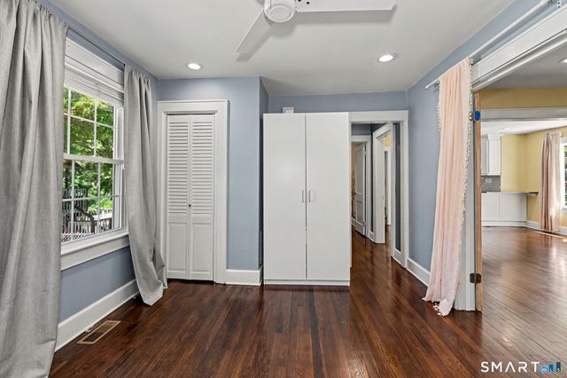 105 Knickerbocker Avenue, Stamford, CT 06907