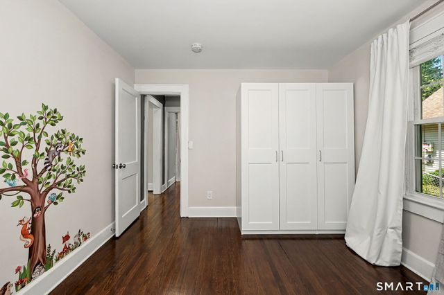 105 Knickerbocker Avenue, Stamford, CT 06907
