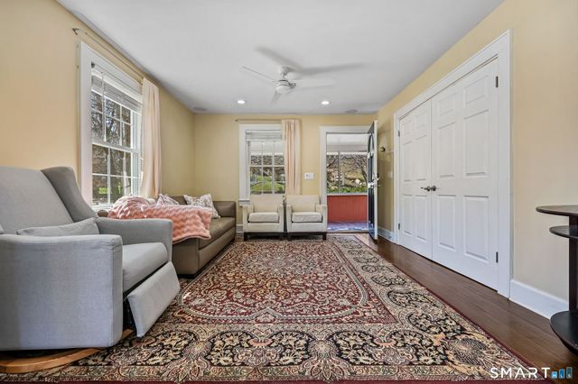105 Knickerbocker Avenue, Stamford, CT 06907