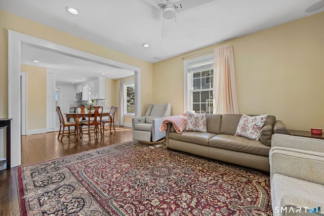 105 Knickerbocker Avenue, Stamford, CT 06907
