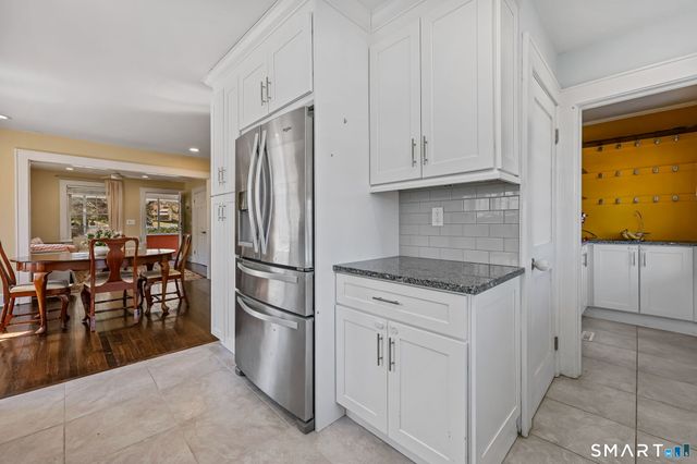 105 Knickerbocker Avenue, Stamford, CT 06907