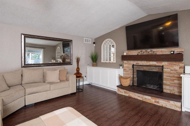 2601 Hobart Way, Modesto, CA 95358