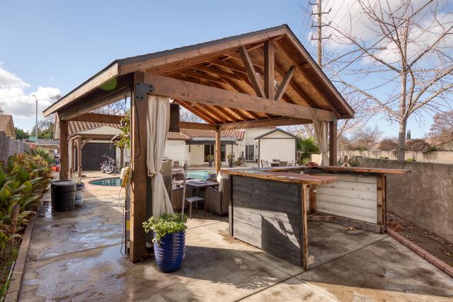 2601 Hobart Way, Modesto, CA 95358