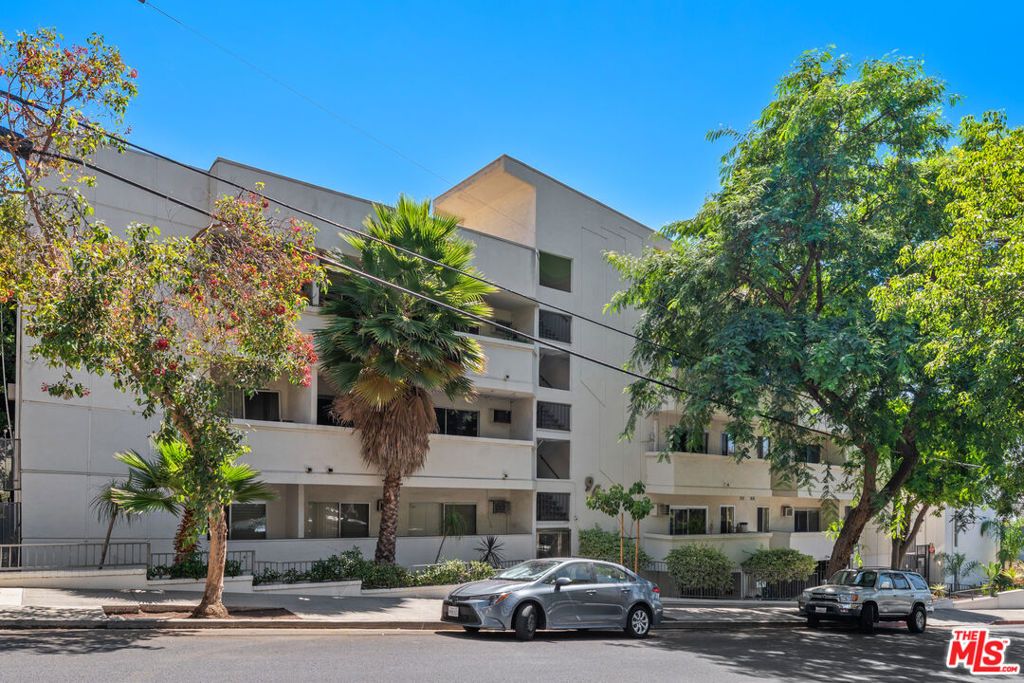 960 Larrabee Street 328, West Hollywood, CA 90069 — photo 2