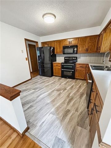 1607 NE 114 Street, Kansas City, MO 64155