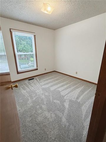 1607 NE 114 Street, Kansas City, MO 64155
