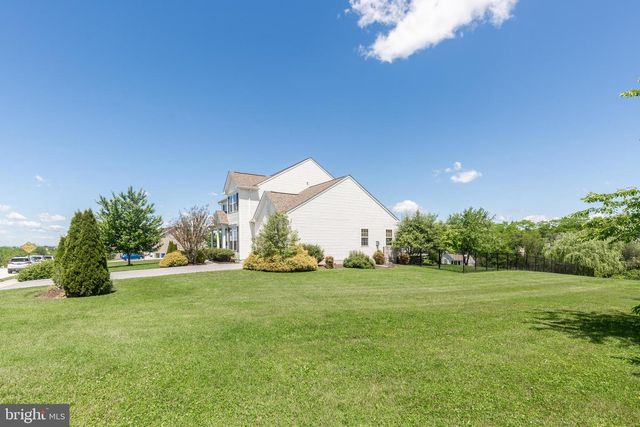 2286 SWIFTWATER DR, Hanover, PA 17331