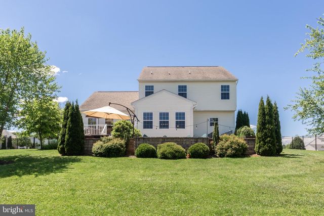 2286 SWIFTWATER DR, Hanover, PA 17331