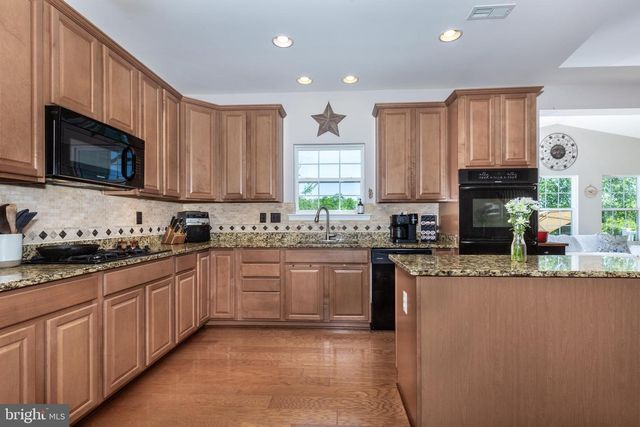 2286 SWIFTWATER DR, Hanover, PA 17331