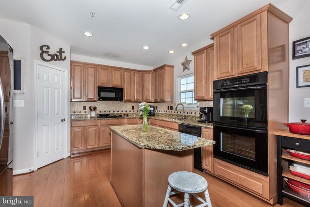 2286 SWIFTWATER DR, Hanover, PA 17331