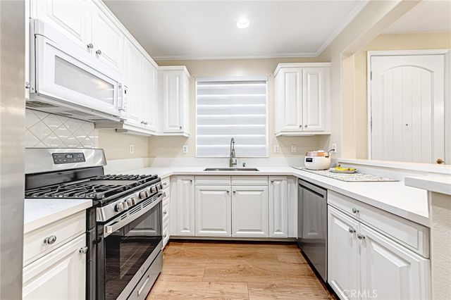19523 Opal Lane, Saugus, CA 91350