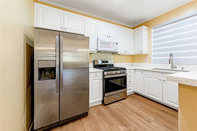 19523 Opal Lane, Saugus, CA 91350