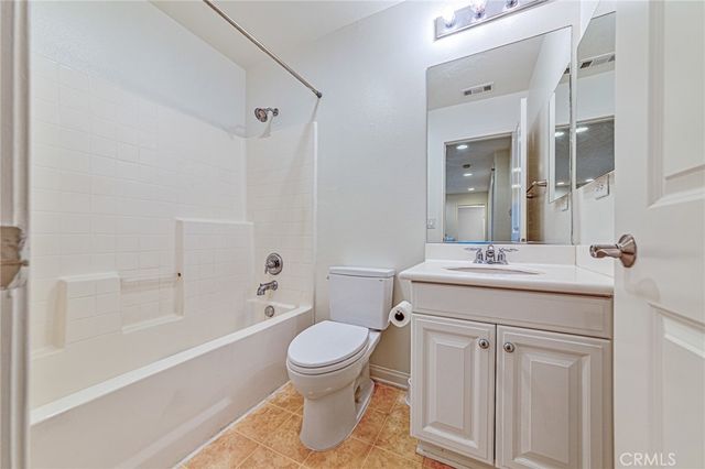 19523 Opal Lane, Saugus, CA 91350