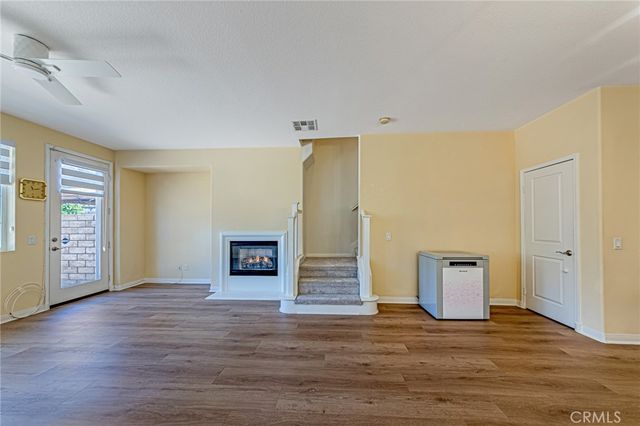 19523 Opal Lane, Saugus, CA 91350