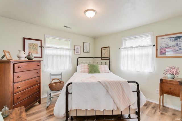 126 S Ironwood Drive, South Bend, IN 46615