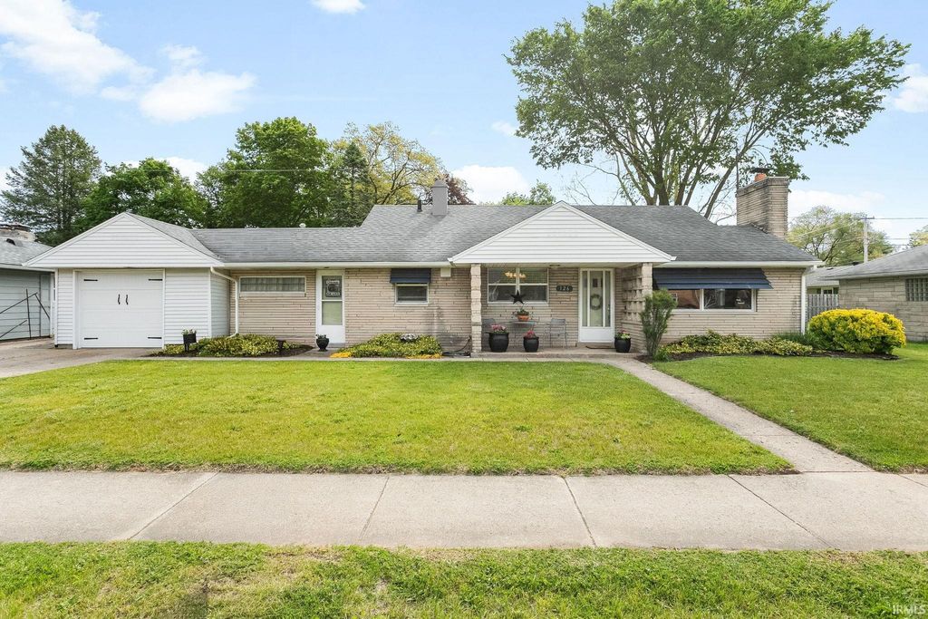 126 S Ironwood Drive, South Bend, IN 46615