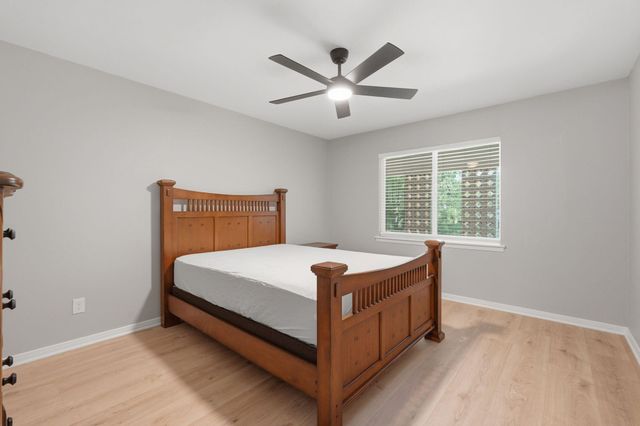 1919 20th Street, Huntsville, TX 77340