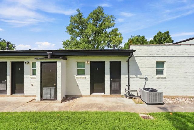 1919 20th Street, Huntsville, TX 77340