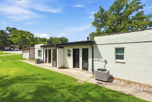 1919 20th Street, Huntsville, TX 77340
