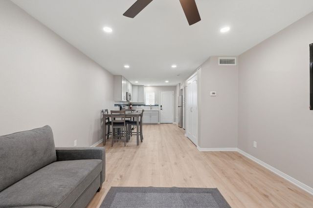1919 20th Street, Huntsville, TX 77340