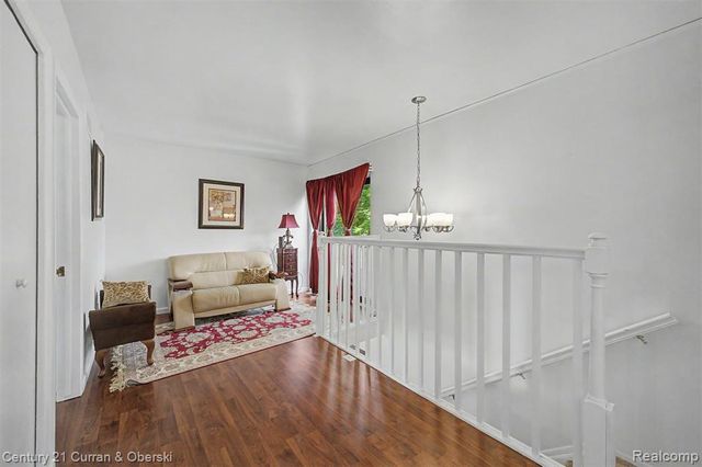 18240 University Park Drive, Livonia, MI 48152