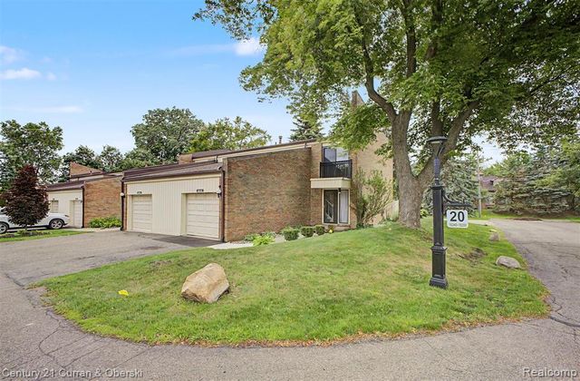 18240 University Park Drive, Livonia, MI 48152