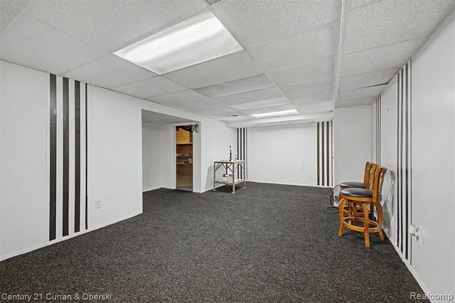 18240 University Park Drive, Livonia, MI 48152
