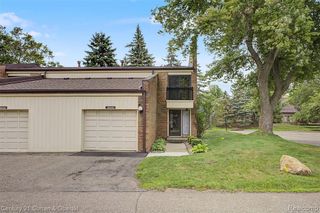 18240 University Park Drive, Livonia, MI 48152