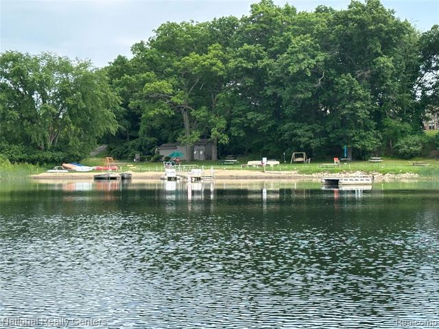 12104 Lexington Drive 3, South Lyon, MI 48178