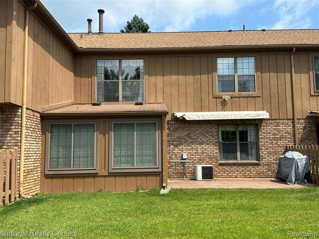 12104 Lexington Drive 3, South Lyon, MI 48178