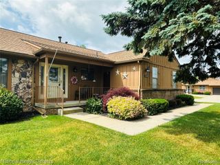 12104 Lexington Drive 3, South Lyon, MI 48178