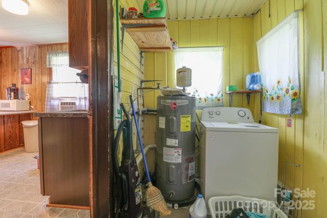 415 E Patterson Street, Hendersonville, NC 28739