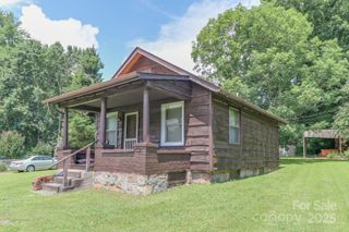 415 E Patterson Street, Hendersonville, NC 28739