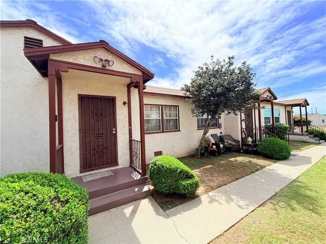 10846 S Manhattan, Los Angeles, CA 90047