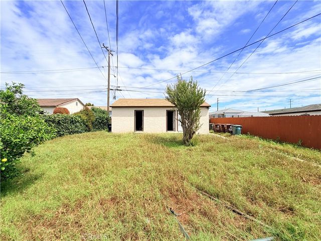 10846 S Manhattan, Los Angeles, CA 90047