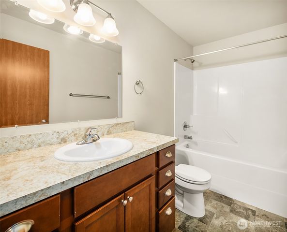 1654 SW Stremler Drive, Oak Harbor, WA 98277
