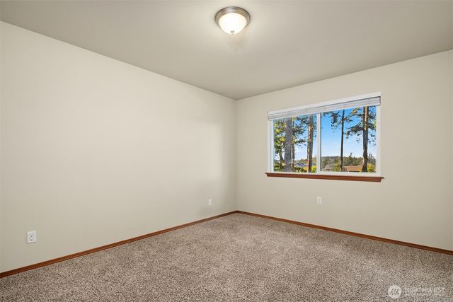 1654 SW Stremler Drive, Oak Harbor, WA 98277