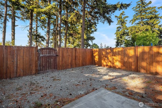 1654 SW Stremler Drive, Oak Harbor, WA 98277