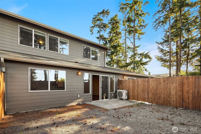 1654 SW Stremler Drive, Oak Harbor, WA 98277