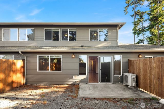 1654 SW Stremler Drive, Oak Harbor, WA 98277