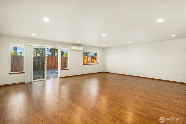1654 SW Stremler Drive, Oak Harbor, WA 98277