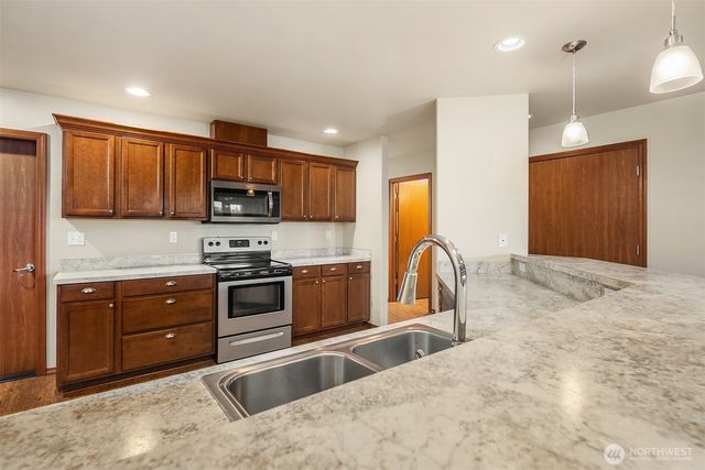 1654 SW Stremler Drive, Oak Harbor, WA 98277