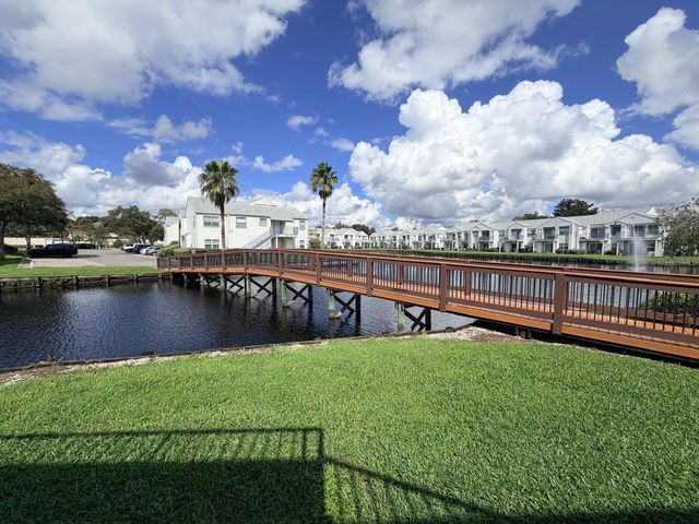 2516 WOODGATE BOULEVARD 107, Orlando, FL 32822