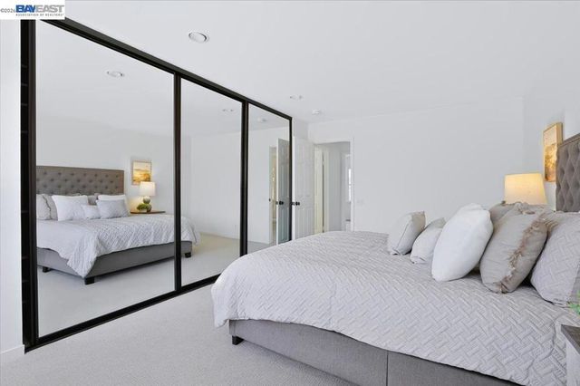 204 Centre Ct, Alameda, CA 94502