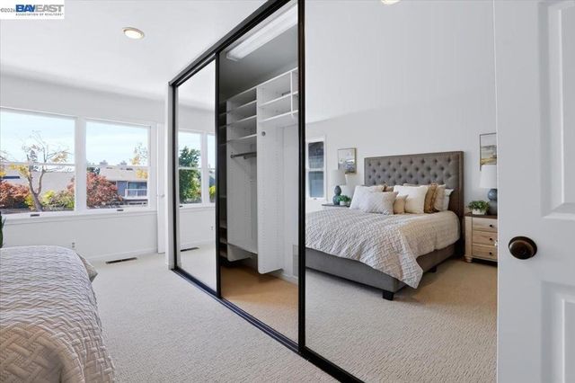 204 Centre Ct, Alameda, CA 94502