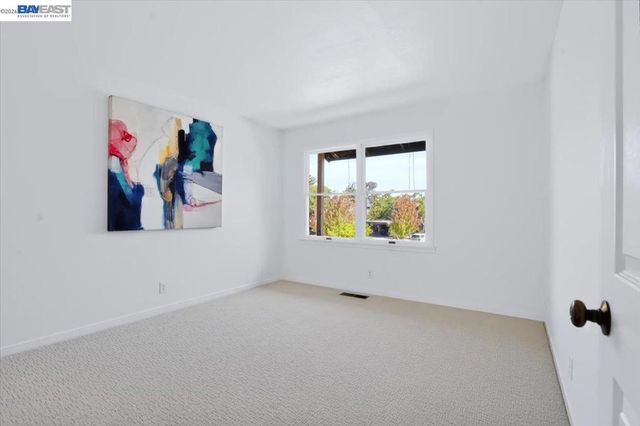 204 Centre Ct, Alameda, CA 94502