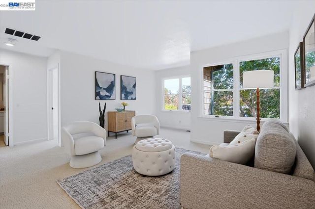 204 Centre Ct, Alameda, CA 94502