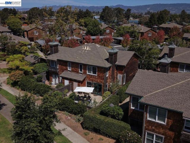 204 Centre Ct, Alameda, CA 94502